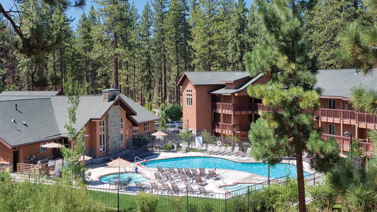 Round Hill Village Condo | 3 Bedroom Deluxe Condo, Sleeps 8, at Lake Tahoe, South Shore Resort!