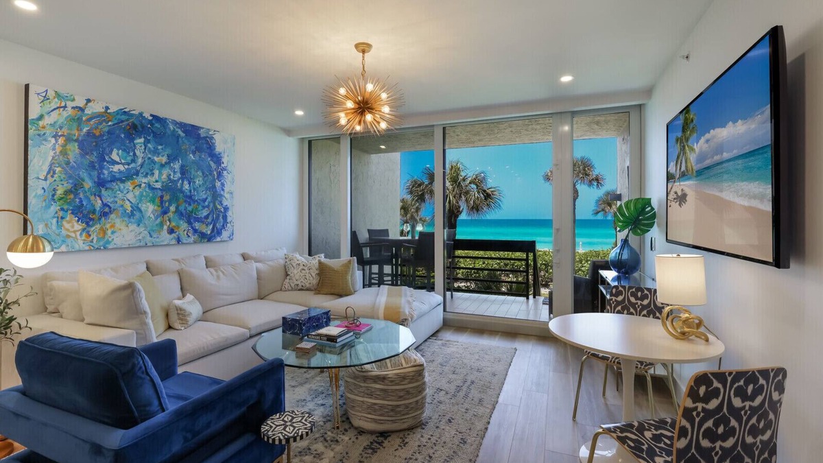 Longboat Key Condo | 3 BEDROOM DIRECT OCEAN VIEW, WALKOUT TO THE BEACH!