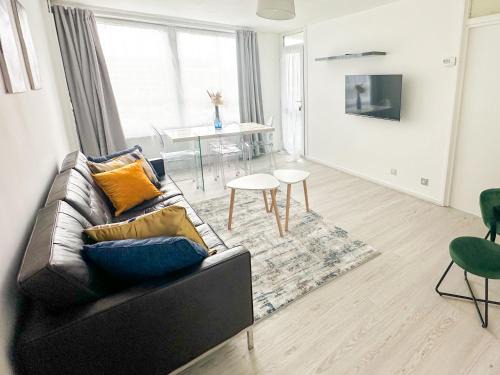 De Beauvoir Apartment | 3 Bedroom Flat Haggerston, Hackney, London