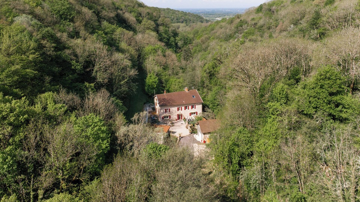 Montagna-le-Reconduit House | 3 Bedroom Private vacation home in Montagna-le-Reconduit