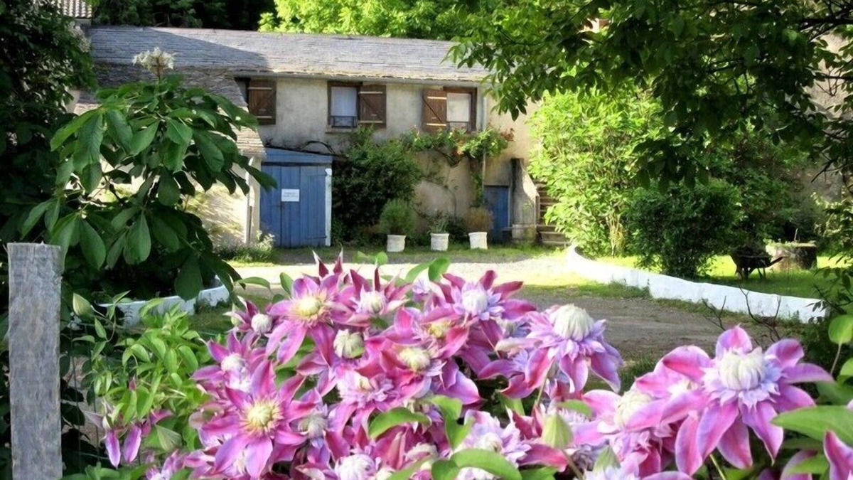 Vabre House | 3 Bedrooms Private Vacation Home In Montredon-Labessonnié