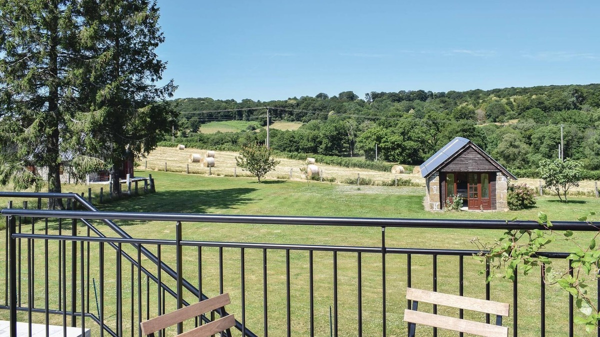 Saint-Michel-de-Montjoie House | 3 bedroom accommodation in St-Michel-de-Montjoie