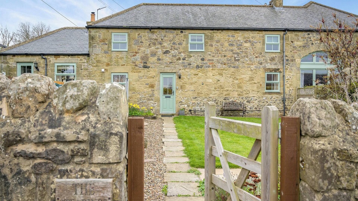 South Charlton Cottage | 3 bedroom accommodation in Denwick near Alnwick