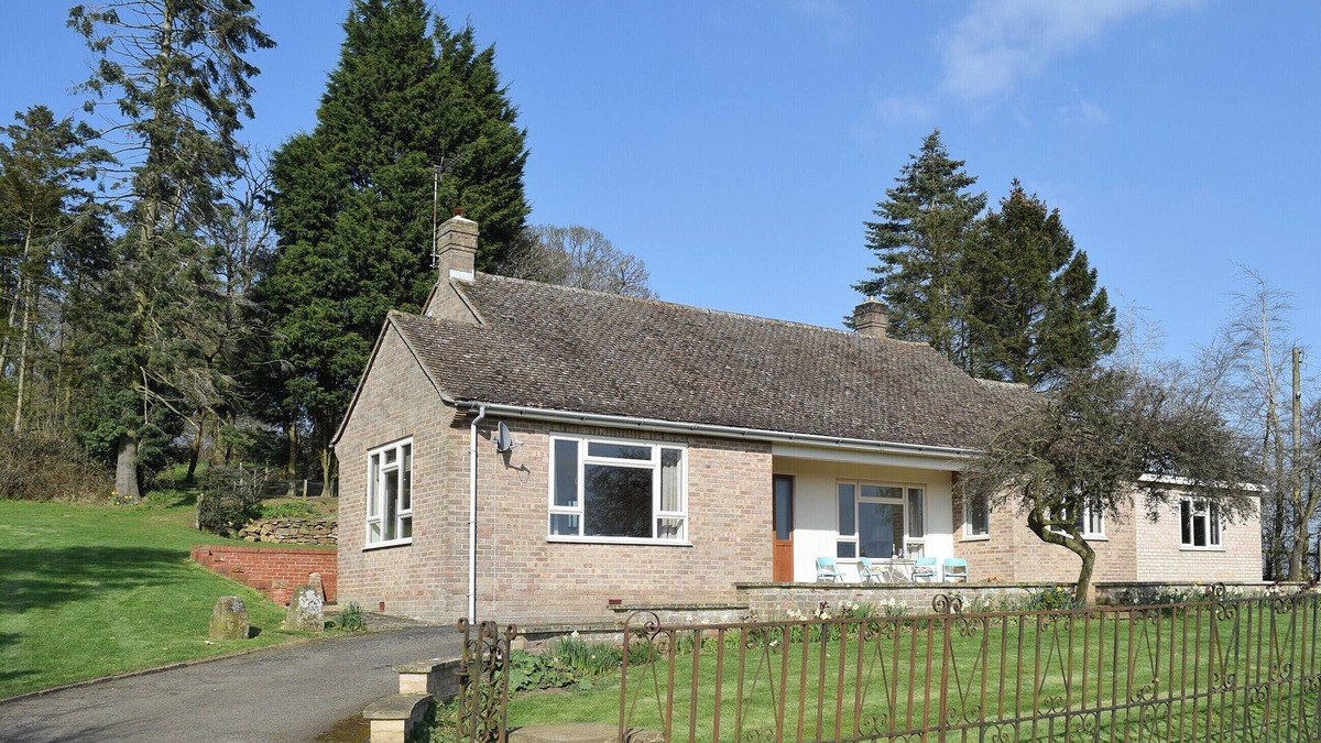 Culworth Cottage | 3 bedroom accommodation in near Chipping Warden