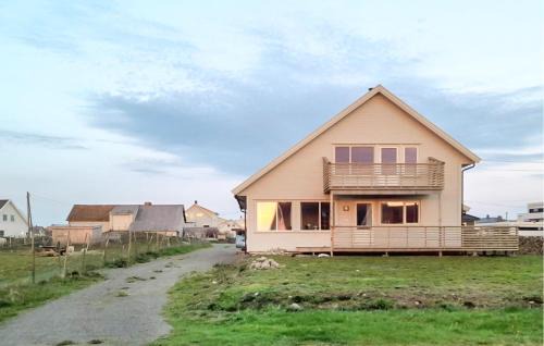 Vestbygd Apartment | 3 Bedroom Gorgeous Apartment In Borhaug