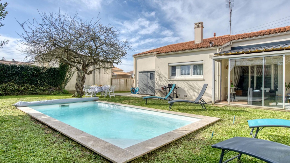 Rochefort House | 3 bedroom gorgeous home in Rochefort