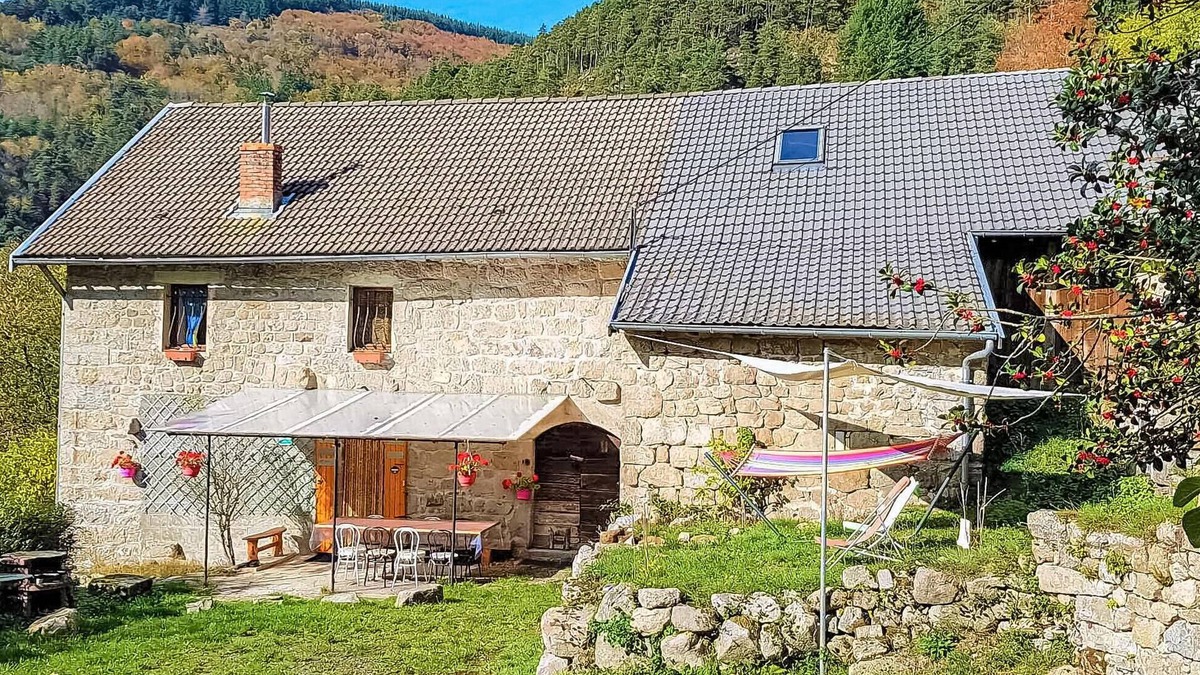Intres House | 3 bedroom gorgeous home in Intres
