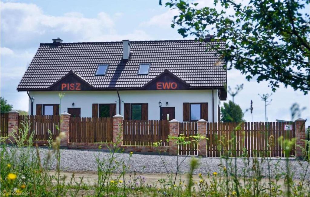 Jeziorany House | 3 Bedroom Gorgeous Home In Piszewo