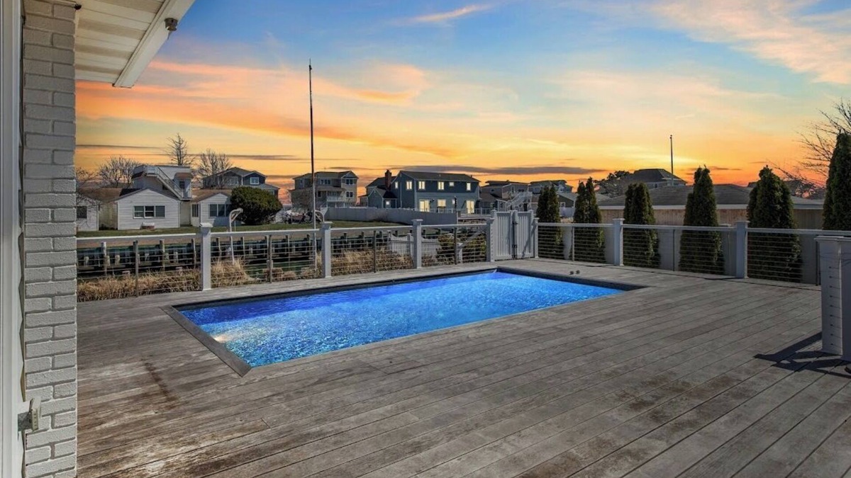 East Quogue House | 3-bedroom Hampton’s Waterfront home with heated pool and private beach