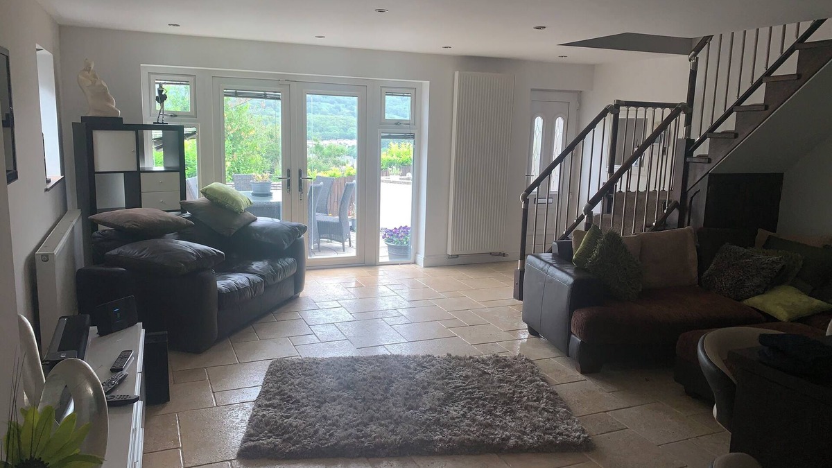 Nantgarw House | 3 bedroom home in the heart of Welsh Village.