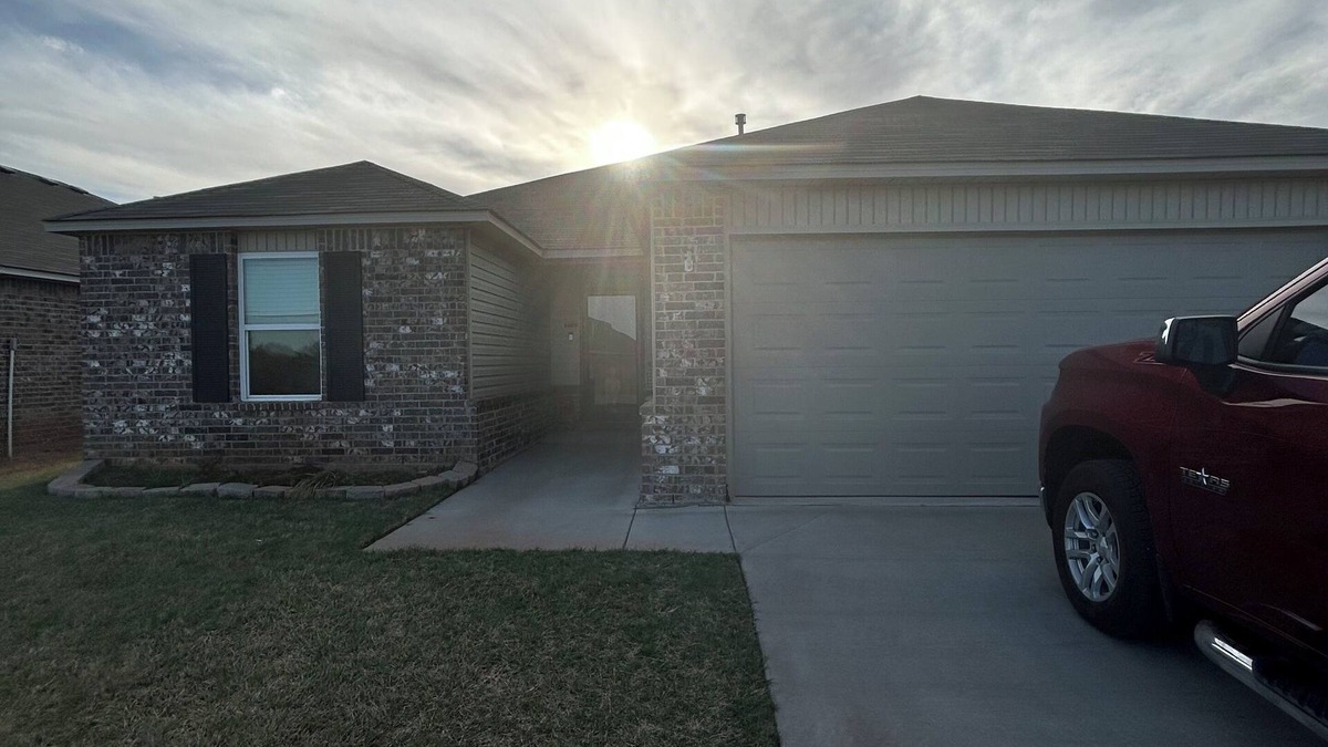 Stillwater House | 3-bedroom home in Stillwater/Walking distance to a park, 2 miles from OSU.