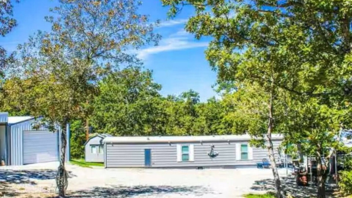 Canadian House | 3-bedroom home near Arrowhead State Park!