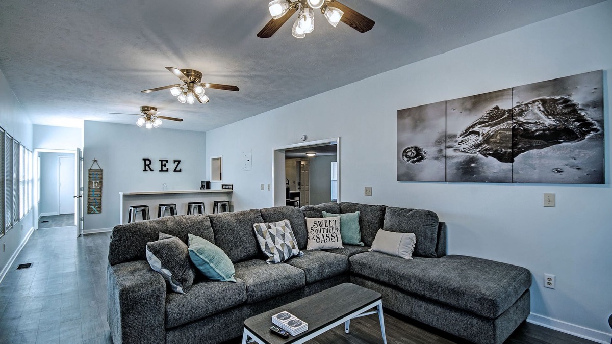 Ludlow House | 3 Bedroom Home on Reservoir | Fisherman Getaway