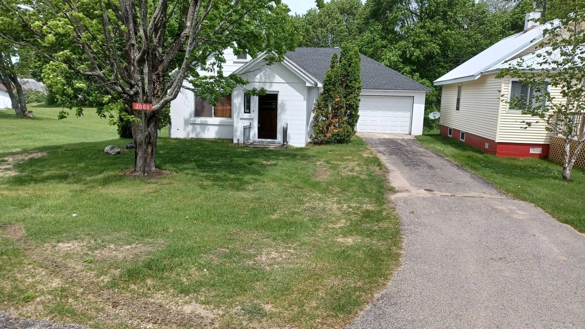 Newberry House | 3 bedroom home ready for your UP Adventures