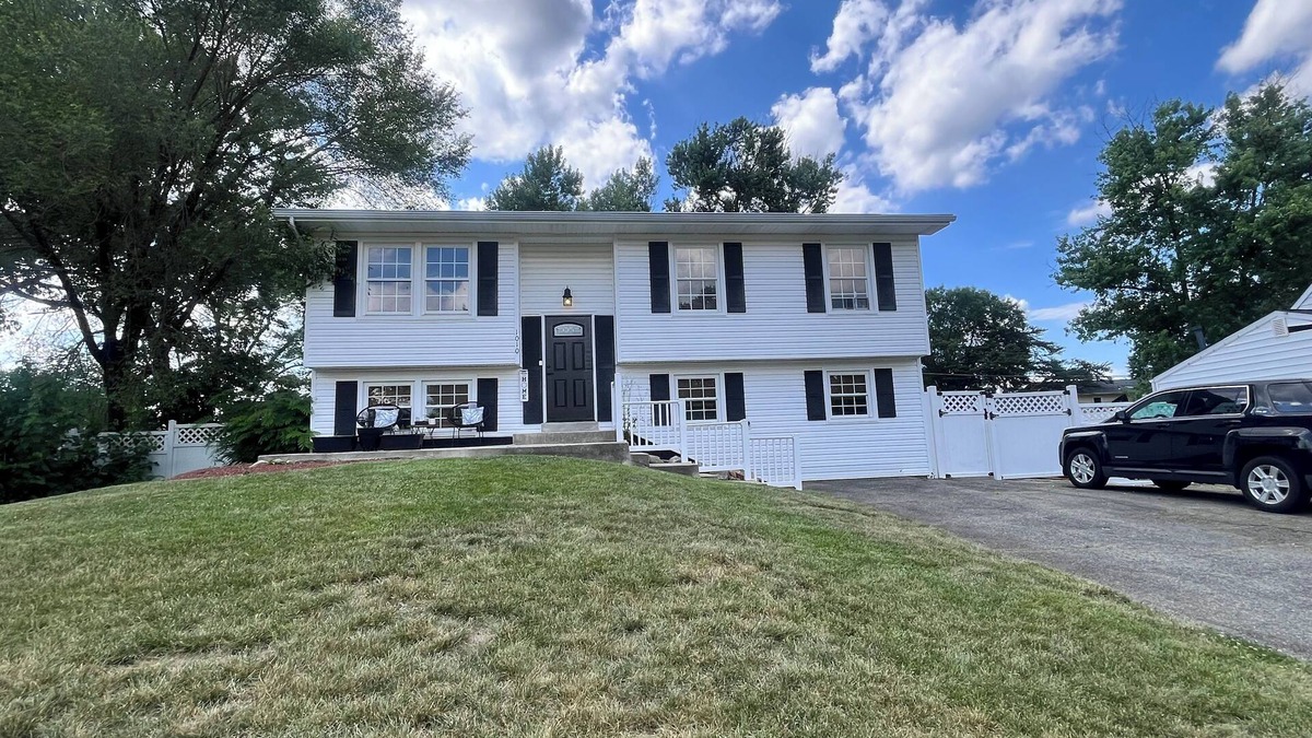 St. Charles House | 3-bedroom Home Upper Level in Waldorf - CLOSE TO DC