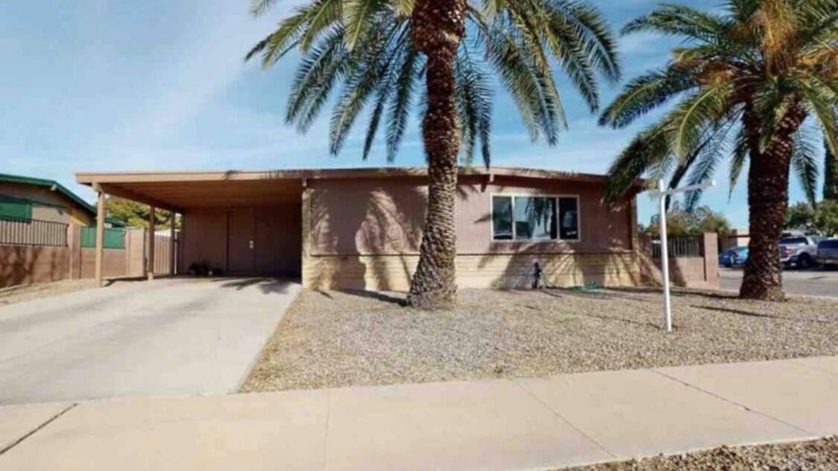Tucson House | 3 Bedroom home with mountain views and private parking . Pet friendly