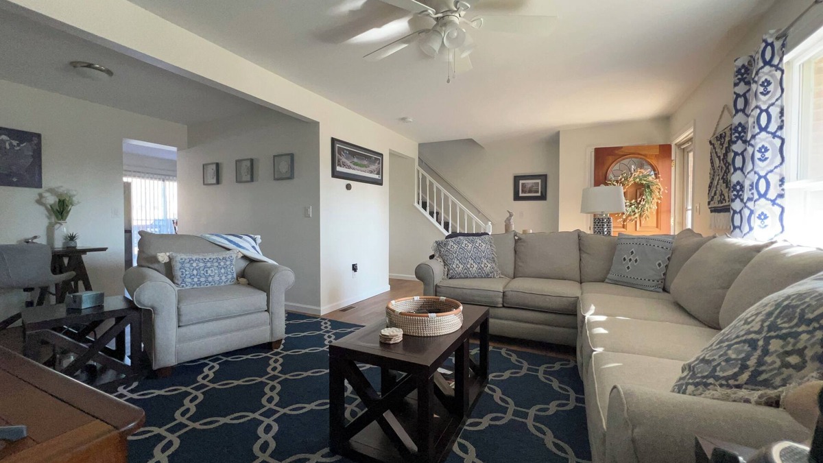 State College House | 3 Bedroom House 3mi to PSU, Parking, Pancakes, Fast WiFi in State College