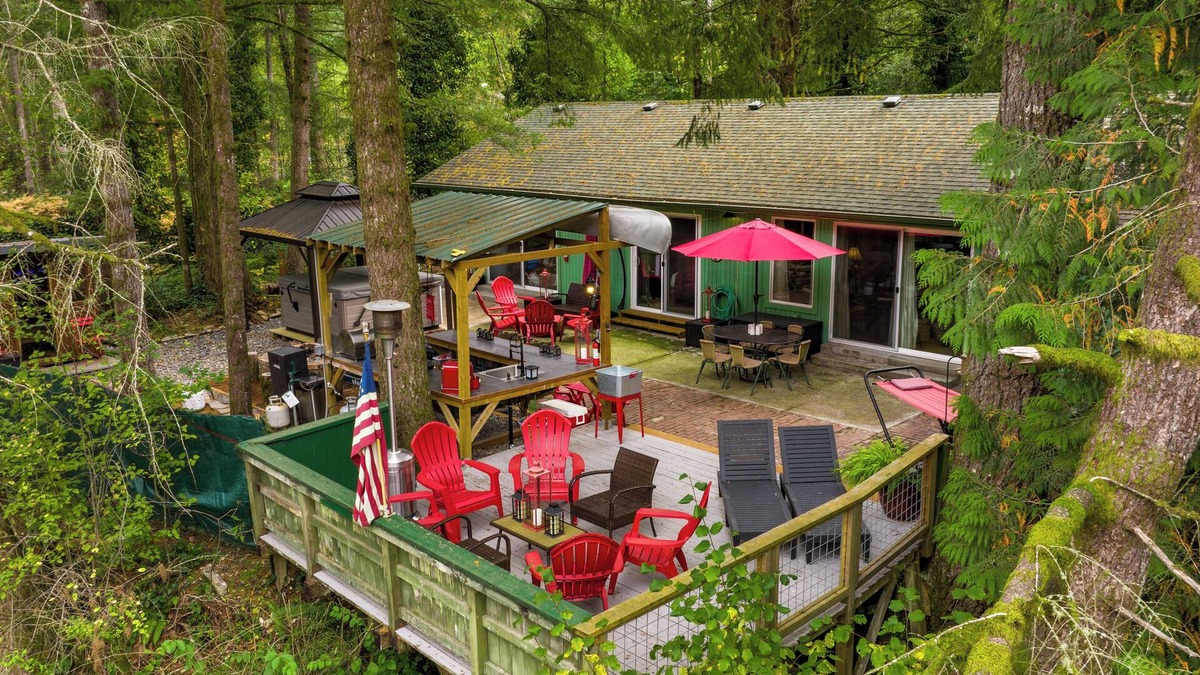 Washougal House | 3 Bedroom House At The Falls With Hot Tub and Sauna