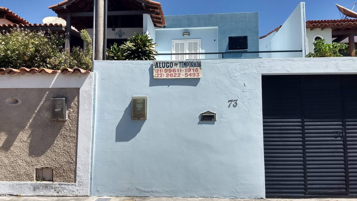 Taio House | 3 Bedroom House, 2 Car Garage - Sleeps 8 People- Pet Friendly