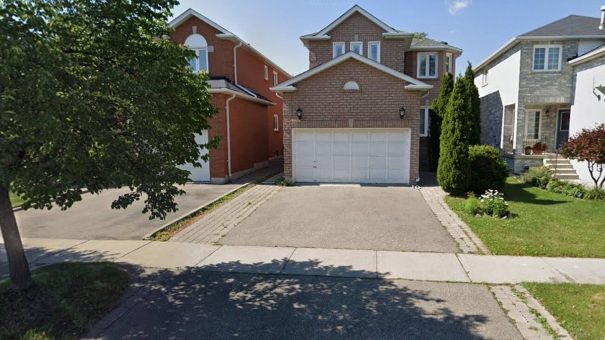 Richmond Hill House | 3 bedroom house furnished, Richmond Hill, Bathurst/Elgin Mills