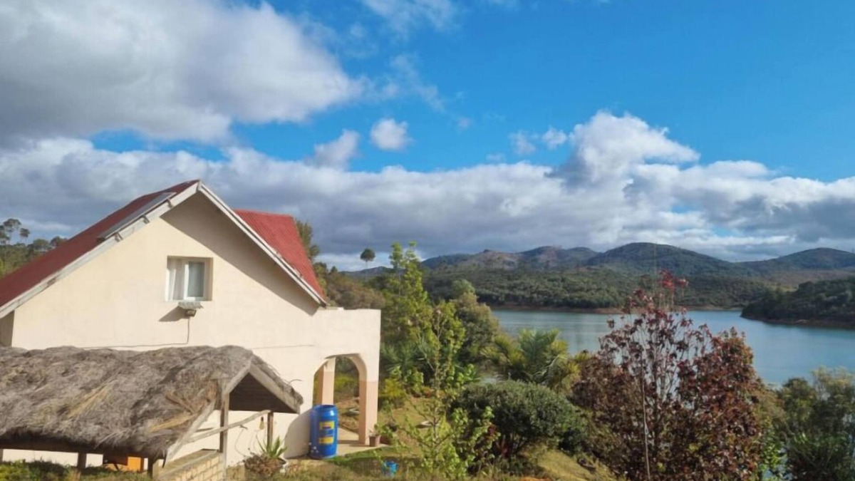 Mantasoa House | 3-bedroom house for 6 people