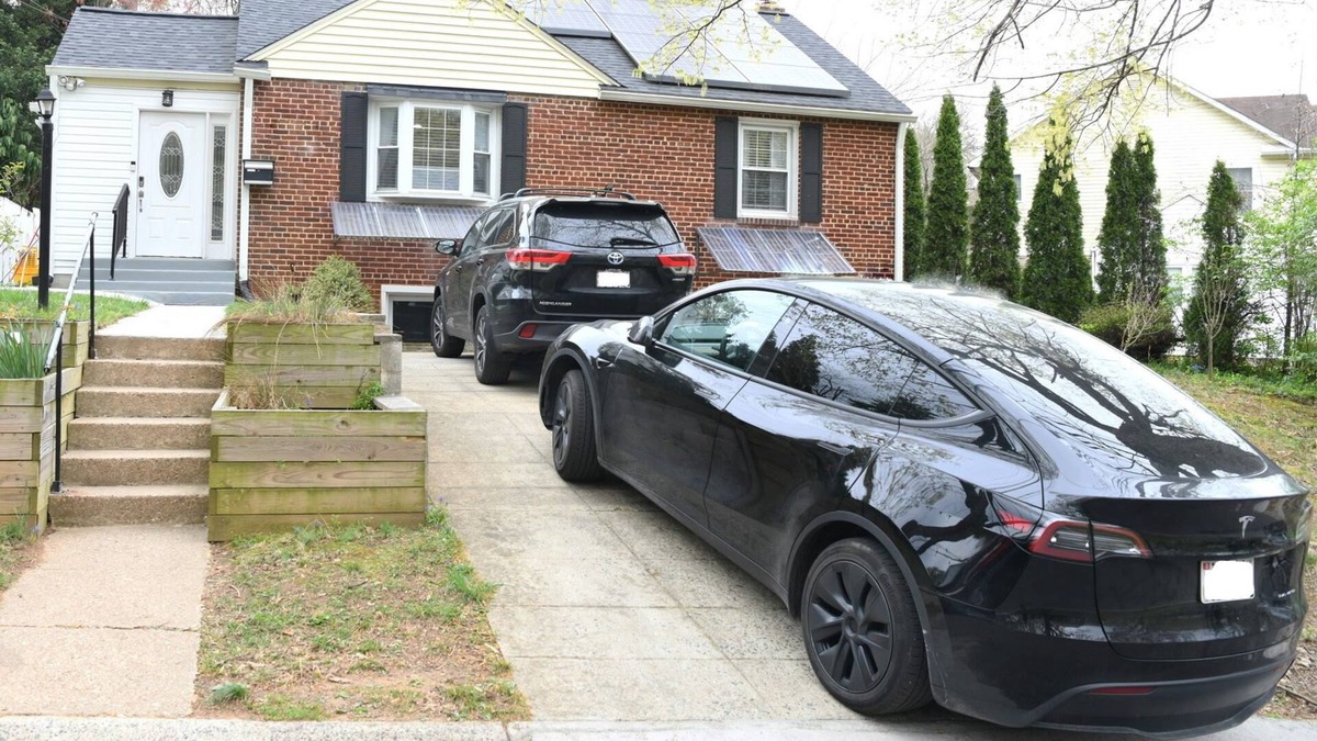 Wheaton-Glenmont House | 3-bedroom house in fabulous Silver Spring with WiFi, AC