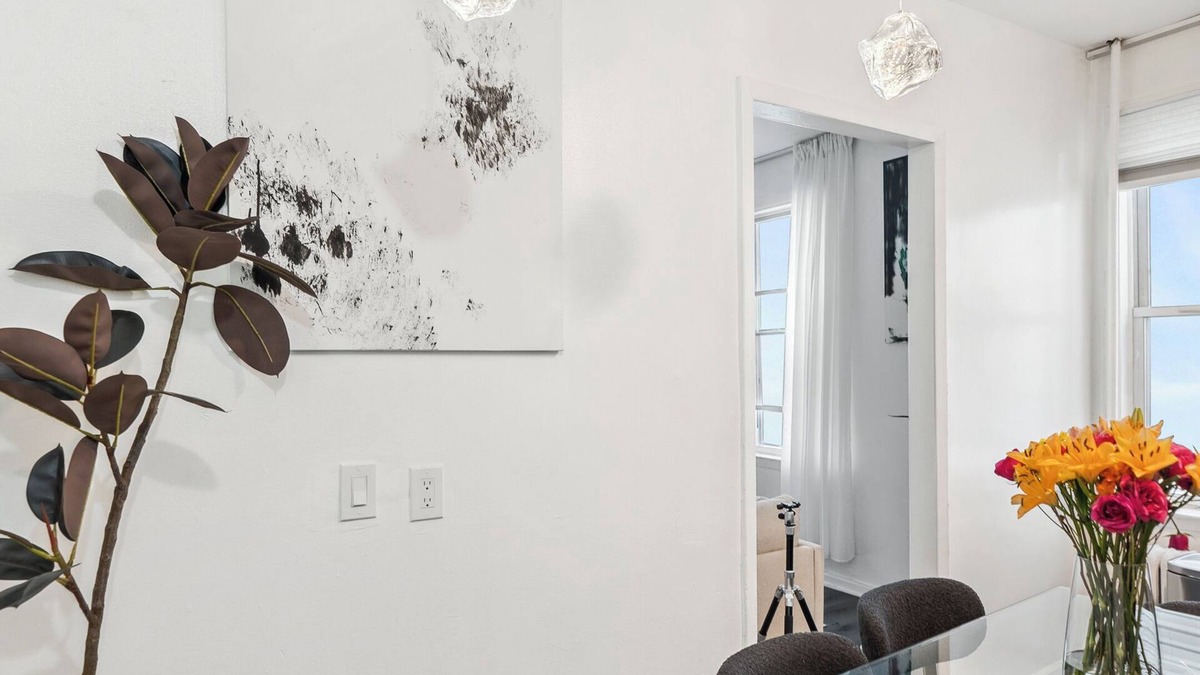 Southeast Yonkers House | 3-bedroom House in Awesome Yonkers with AC and WiFi