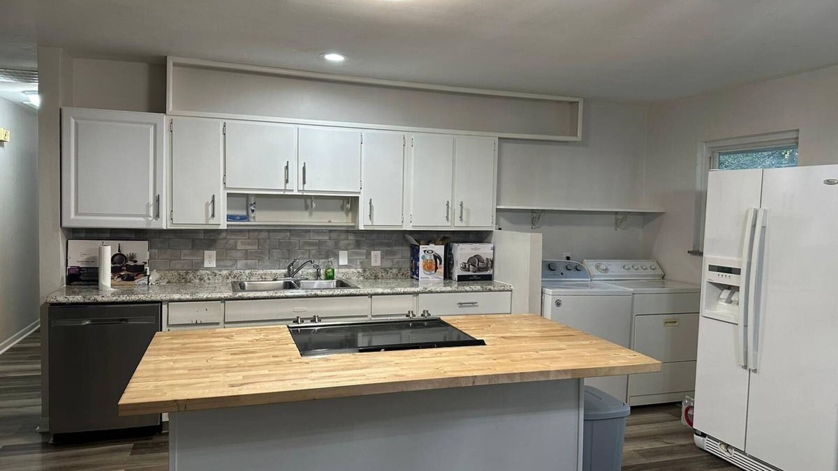 Mason House | 3-bedroom house in beautiful Mason with AC, WiFi. Enjoy your stay
