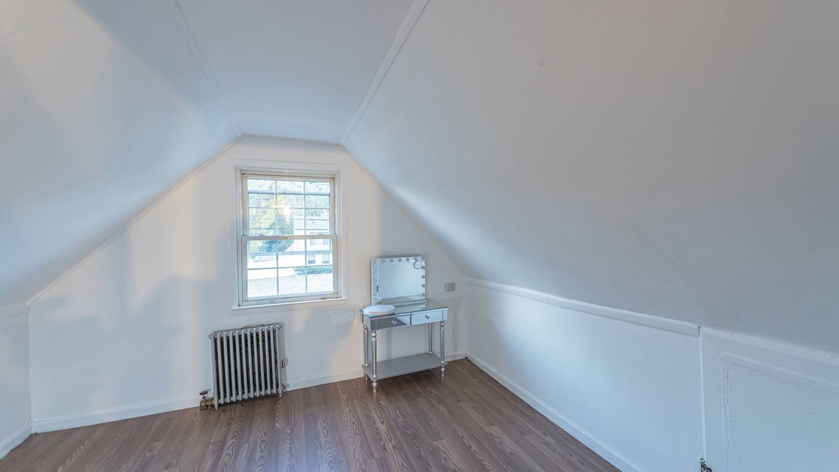 Deer Park House | 3-bedroom house in brilliant Dix Hills with WiFi, AC