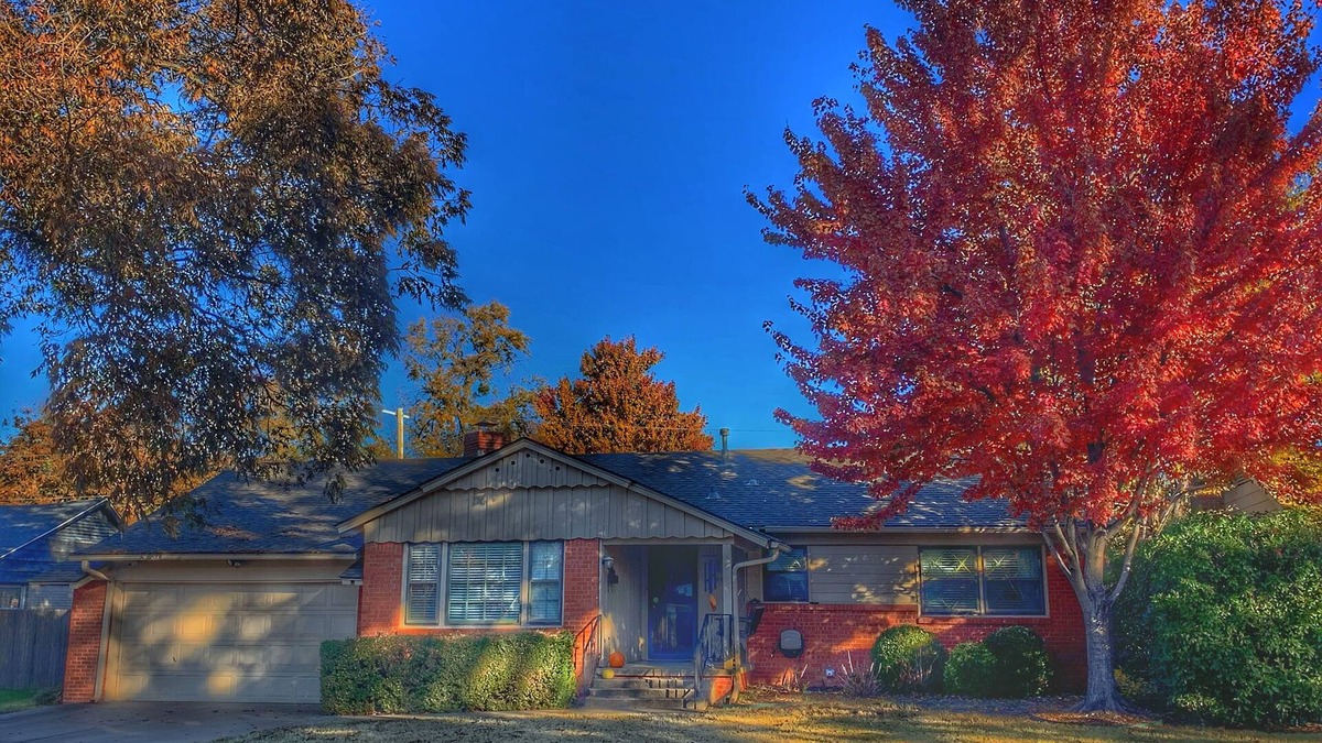 South Tulsa House | 3-bedroom house in brilliant Tulsa with AC, WiFi