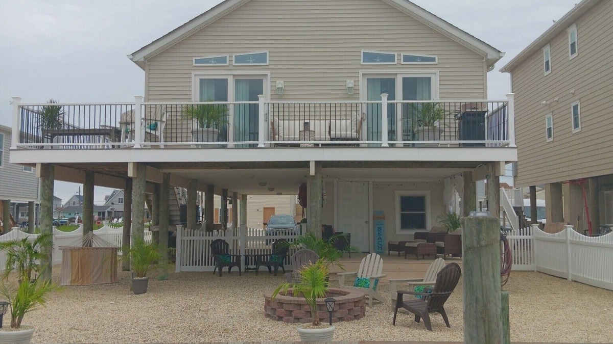 Tuckerton Beach House | 3-bedroom house in charming Tuckerton with AC, WiFi.