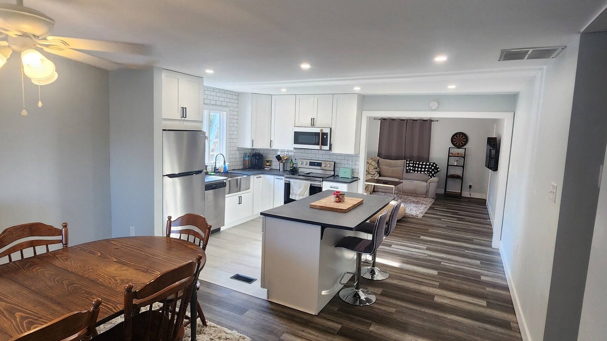 Dennisville House | 3-bedroom house in charming minutes from the beach.