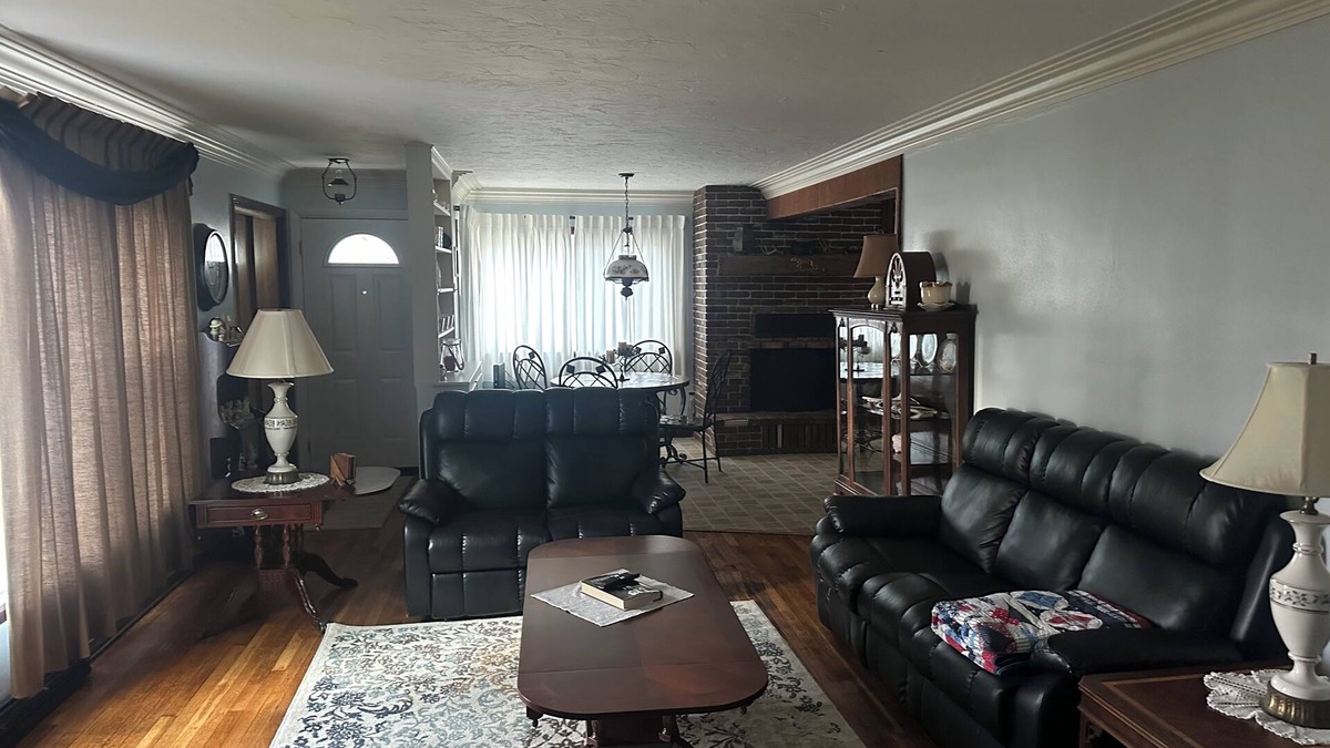 Homerville House | 3-bedroom house in delightful Grafton has AC, WiFi, close to Wellington, Oberlin