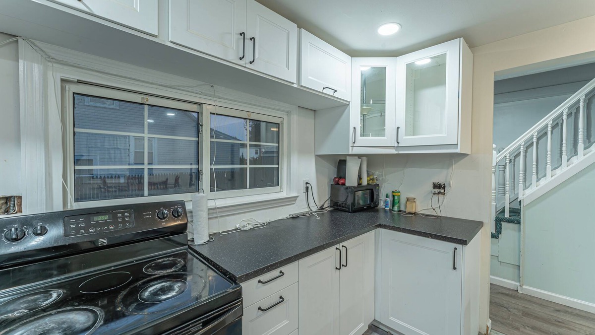 Dix Hills House | 3-bedroom house in enchanting Dix Hills with bonus room, WiFi, AC