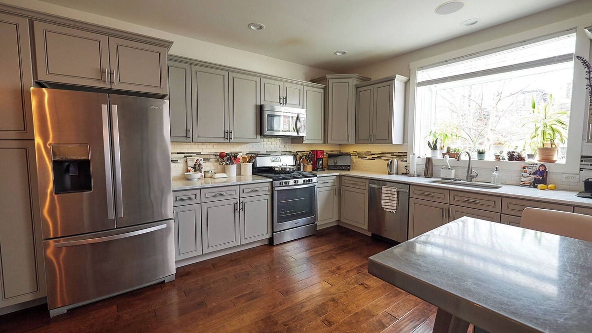 Bloomfield House | 3-bedroom house in Friendship: walk to WestPenn and UPMC, Garage Parking/AC
