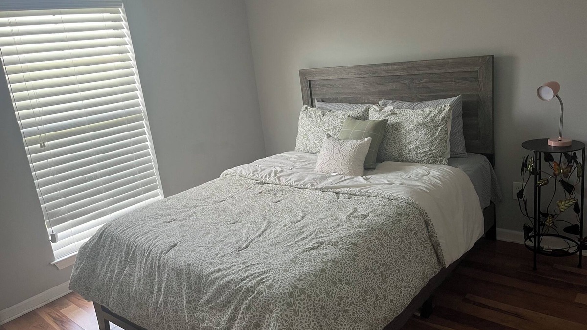 Milton House | 3-bedroom house in fabulous Lafayette with WiFi, AC