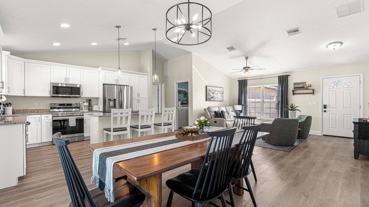 Candler House | 3-Bedroom House in Ocala│Near the Greenway & Silver Springs│Fast Wifi│Bicycles