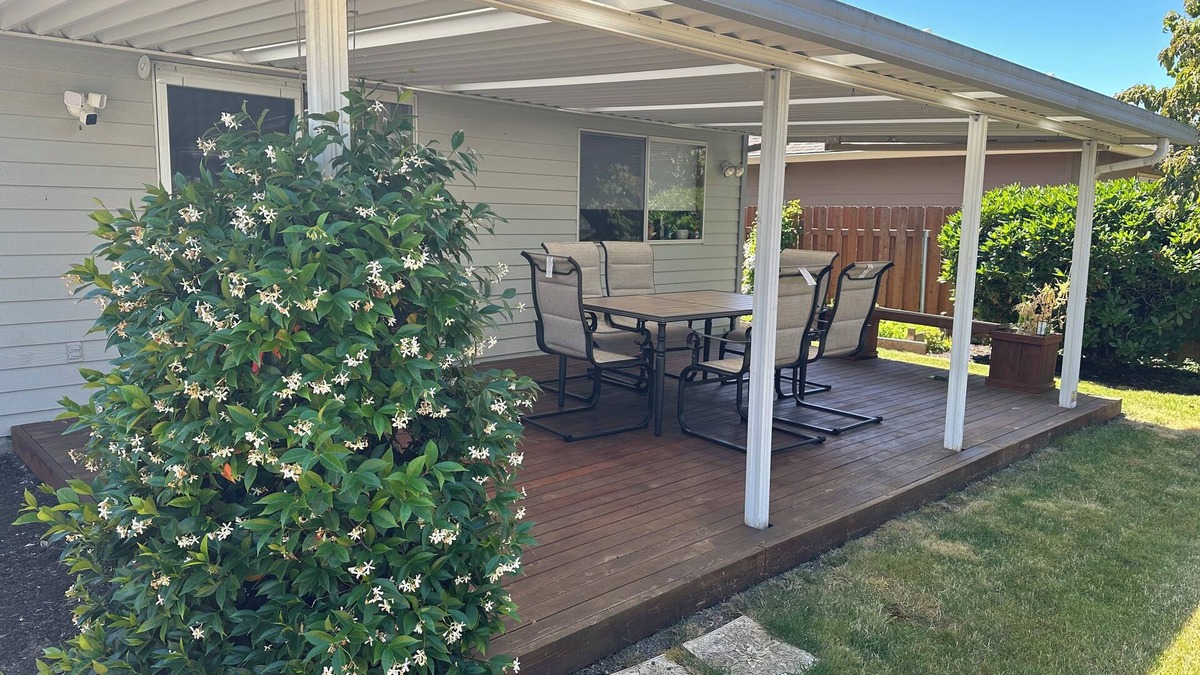 Gresham House | 3-bedroom house in welcoming Gresham with WiFi, AC. Just 20 minutes from airport