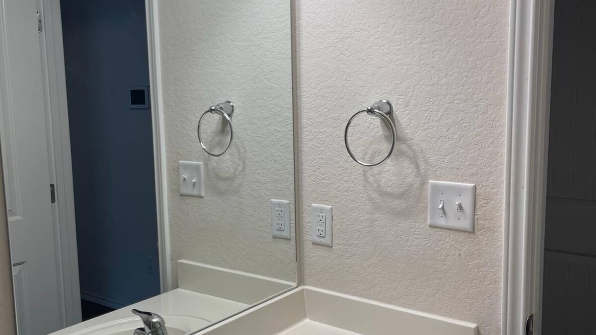 Converse House | 3-bedroom house in wonderful Converse with AC