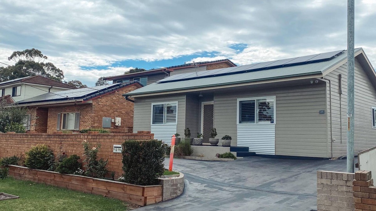 Blackbutt House | 3 Bedroom House - Shellharbour City. 15 minute drive to Jamberoo Action Park