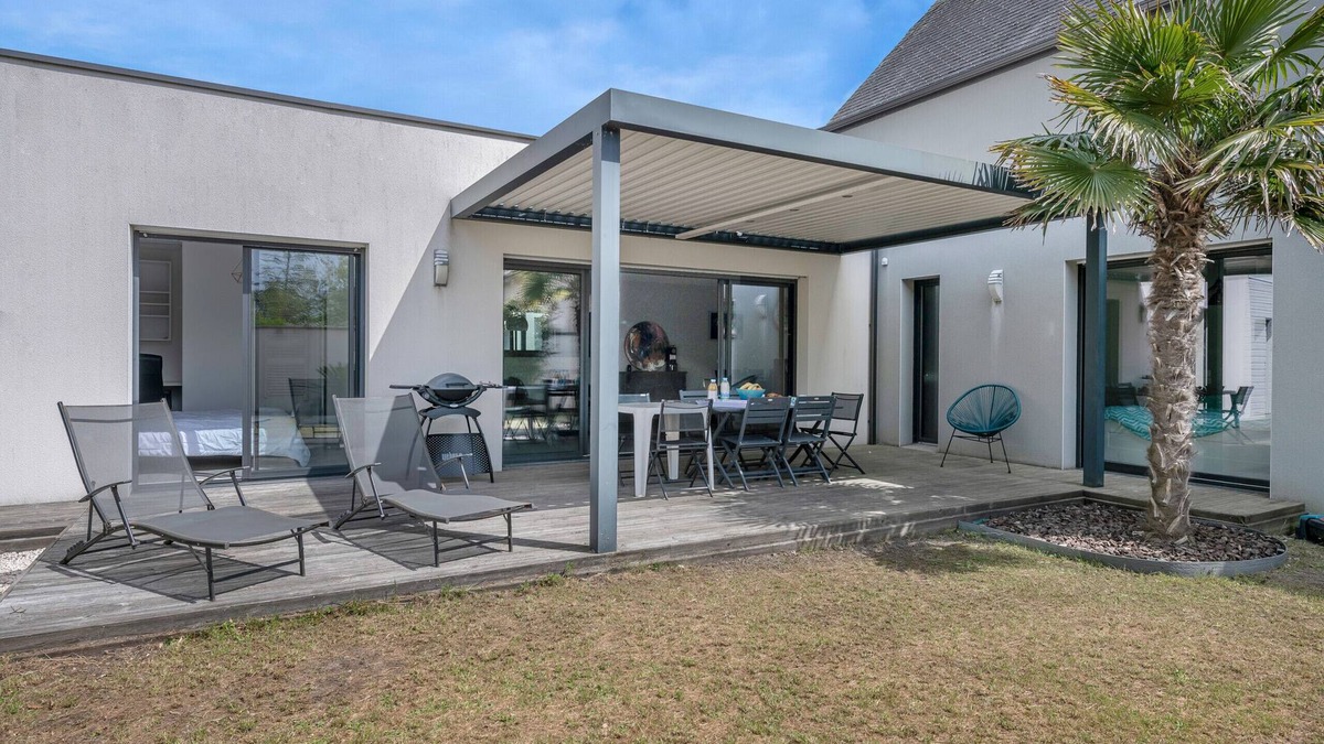 Guerande Ski Chalet | 3 bedroom house with beautiful garden in Guérande