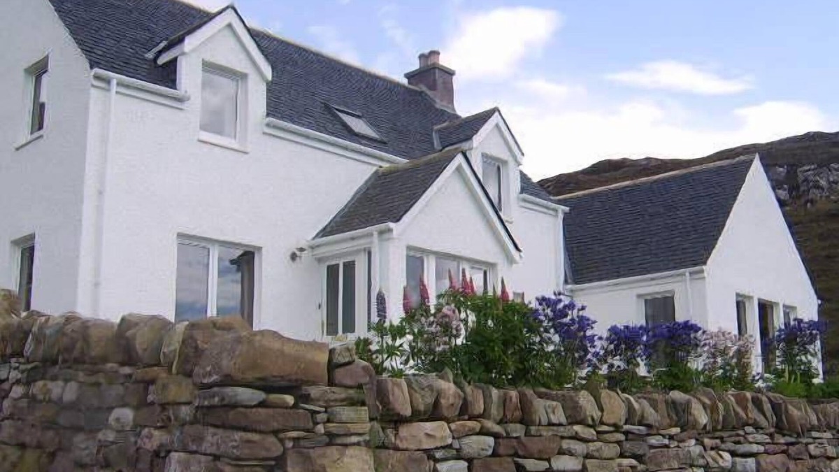 Ullapool House | 3 Bedroom House with Sea View - Top House