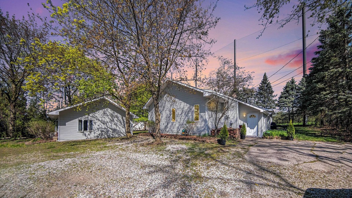Bryant Pattengill West House | 3-bedroom house with AC and WiFi within walking distance of The Big House!