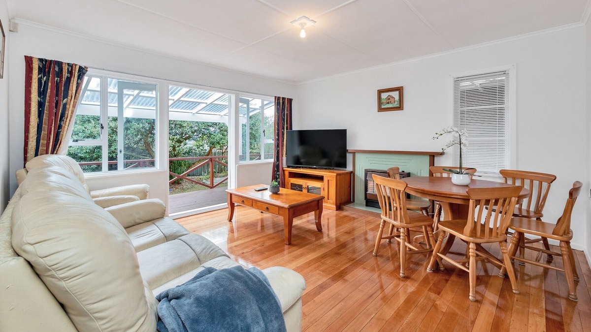 Greenlane - Ellerslie House | 3 Bedroom In Onehunga w Parking - Wifi - Netflix