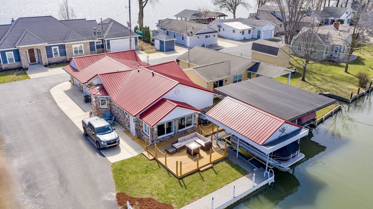 Russells Point House | 3-Bedroom Lakefront Home with Dock, Kayaks, & SUP!