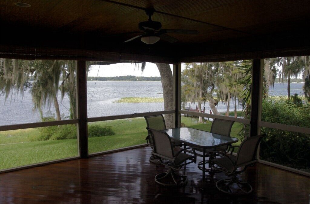Hernando Villa | 3-bedroom lakefront villa with three kayaks