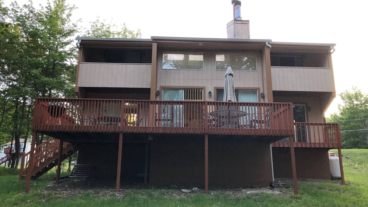 Long Pond House | 3 Bedroom + Loft/BBQ Grill/Backyard