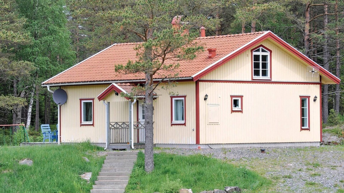 Munkedal Municipality House | 3 bedroom lovely home in Hedekas