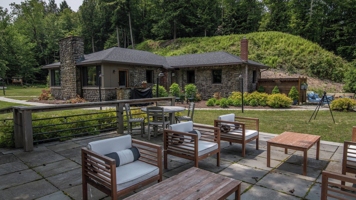 Livingston Manor House | 3-bedroom luxury home with Catskill charm