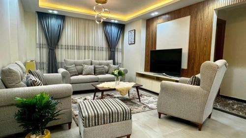 Al-Basatin Apartment | 3 Bedroom Luxury Apartment-Maadi